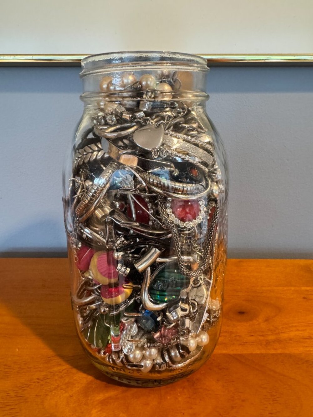 1 Quart Mason Jar Full of Mystery Jewelry 3+lbs! - Picture 7 of 10